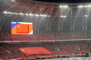 Giới truyền thông: Hạn chế viện trợ từ bên ngoài không khiến bóng đá Trung Quốc xuất hiện nhân tài, thiếu cạnh tranh ngược lại dừng lại không tiến lên